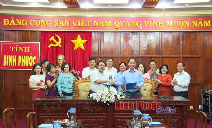 Bộ GD&ĐT kiểm tra công tác PCGD, XMC trên địa bàn tỉnh Bình Phước Bộ GD&ĐT kiểm tra công tác PCGD, XMC trên địa bàn tỉnh Bình Phước