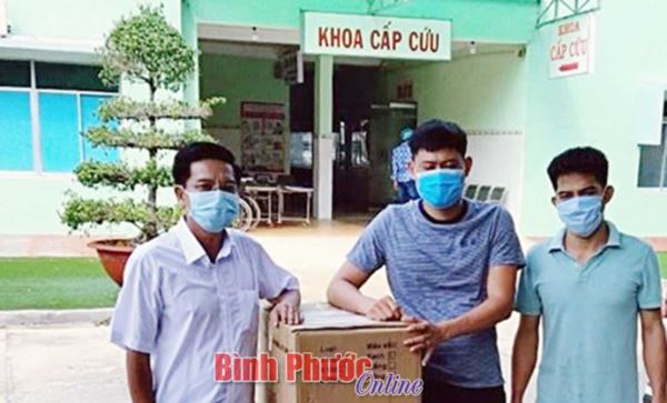 Anh Nguyễn Thanh Xuân tặng thêm 5.000 khẩu trang y tế