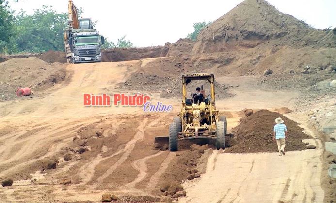 Nhân dân phường trung tâm thành phố hiến hàng chục ngàn mét vuông đất làm đường Nhân dân phường trung tâm thành phố hiến hàng chục ngàn mét vuông đất làm đường