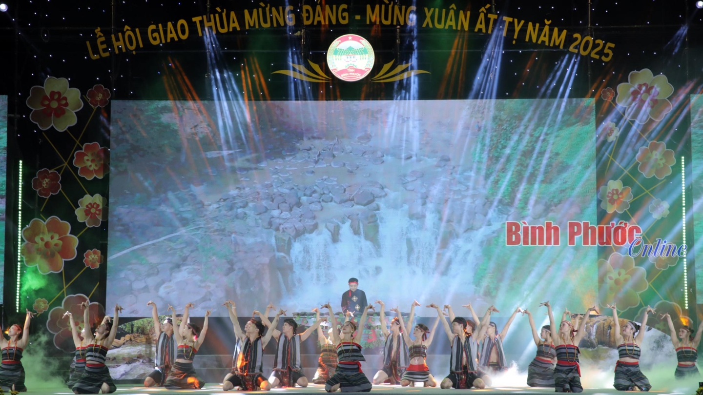 hinh_10_giao_thua_00552629012025.jpg