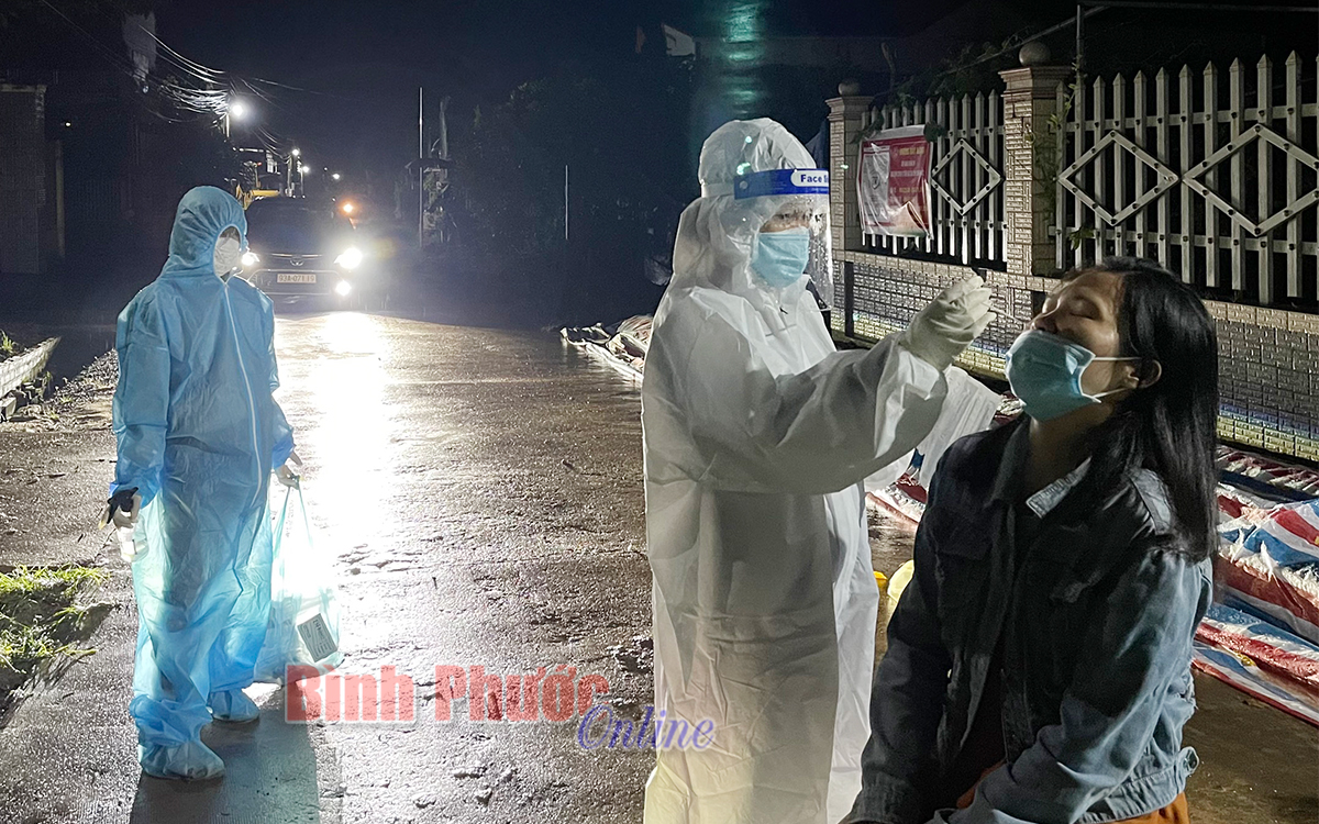 hinh_2_lay_mau_xuyen_dem_08351013092021.jpg