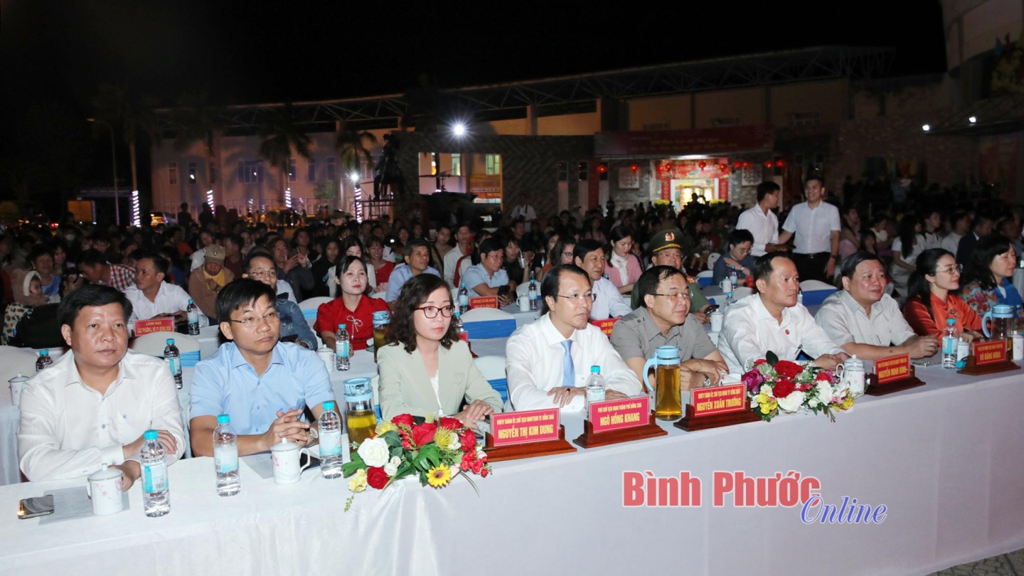 hinh_8_giao_thua_00551029012025.jpg