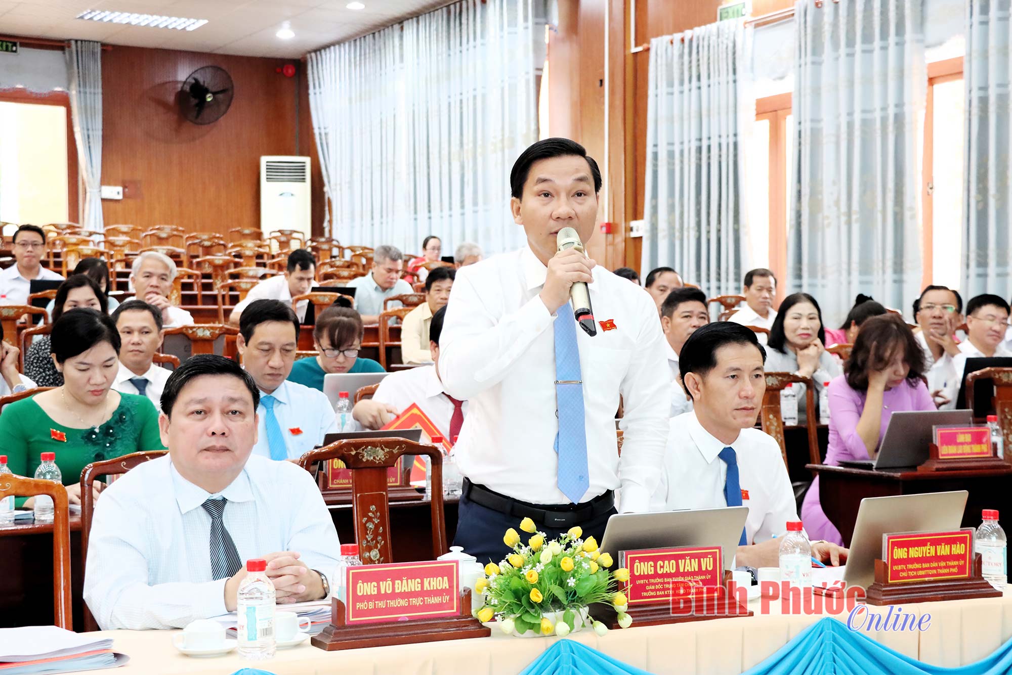 hinh_chat_van_va_tra_loi_4_11431019072023.jpg
