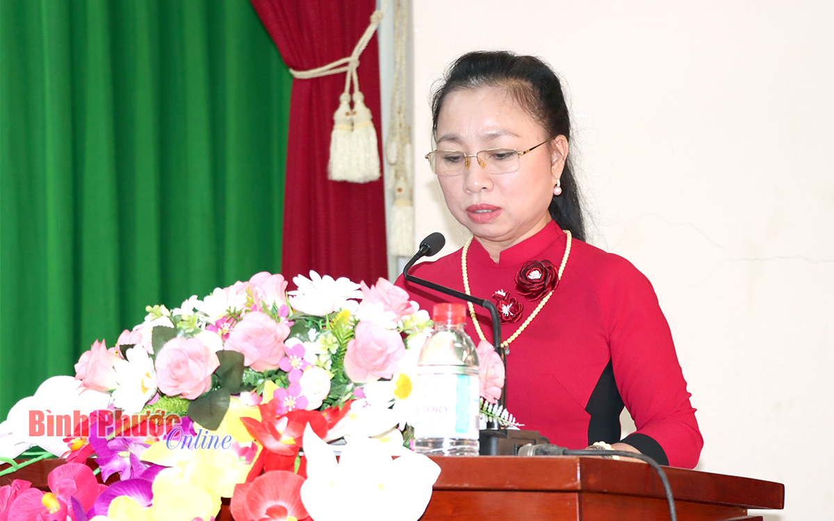 hinh_chi_le_thi_xuan_trang_11425423062023.jpg