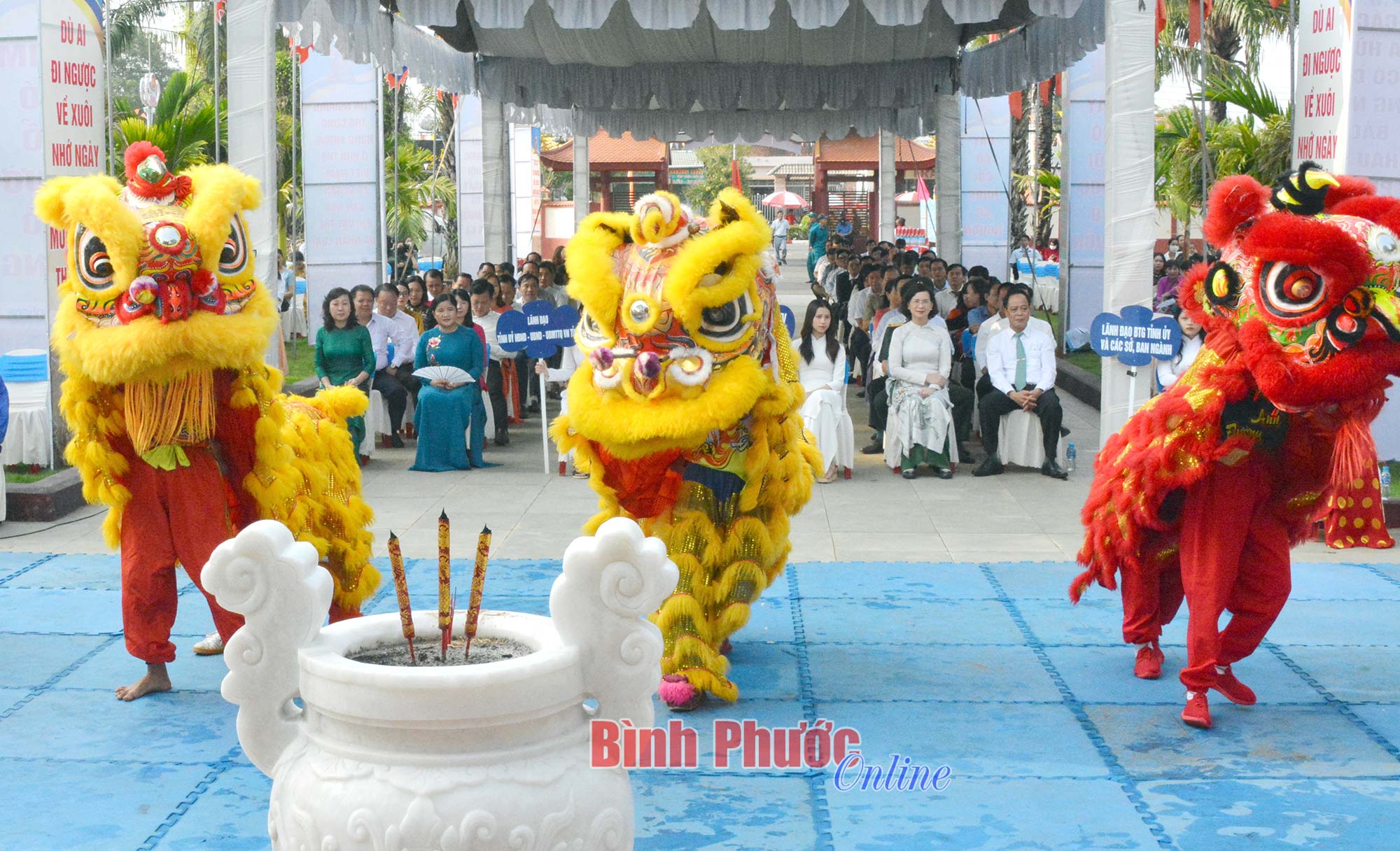 hinh_doan_lan_su_rong_bieu_dien_09290129042023.jpg