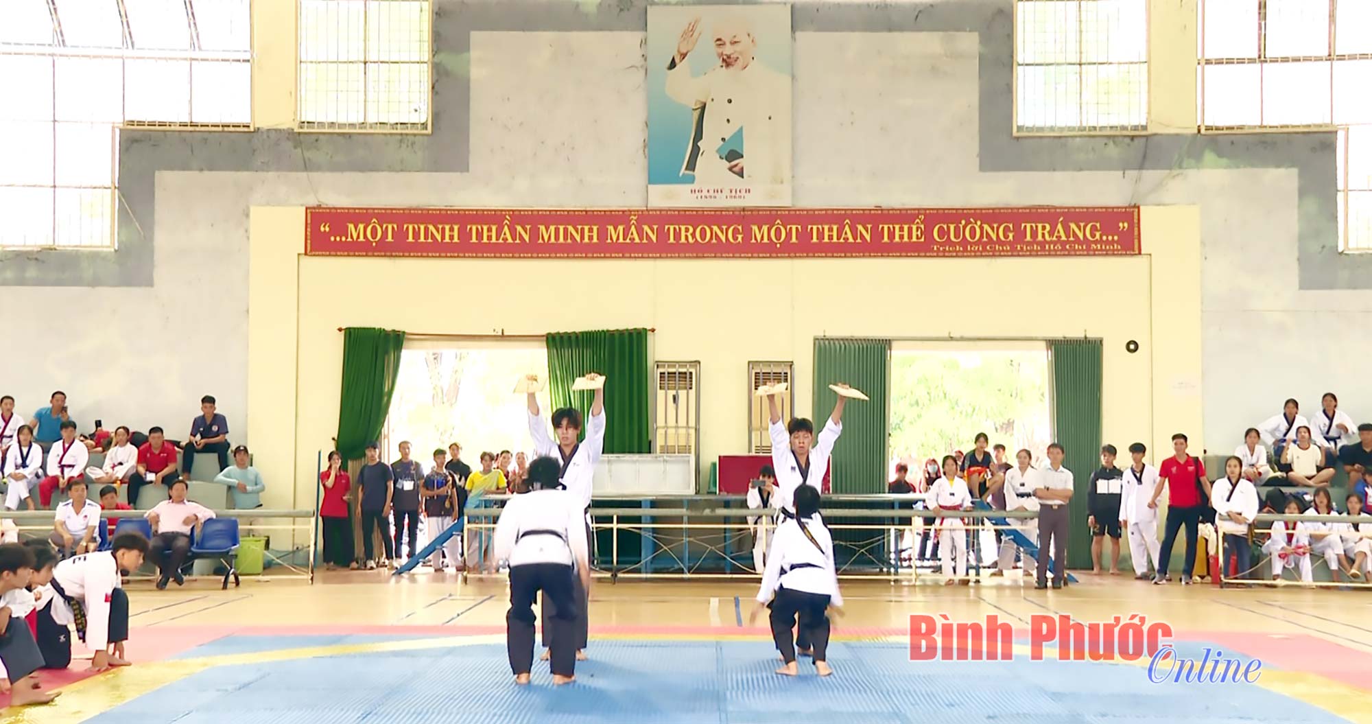 hinh_doan_phuoc_long_bieu_dien_vo_nhac_001_11141314042023.jpg