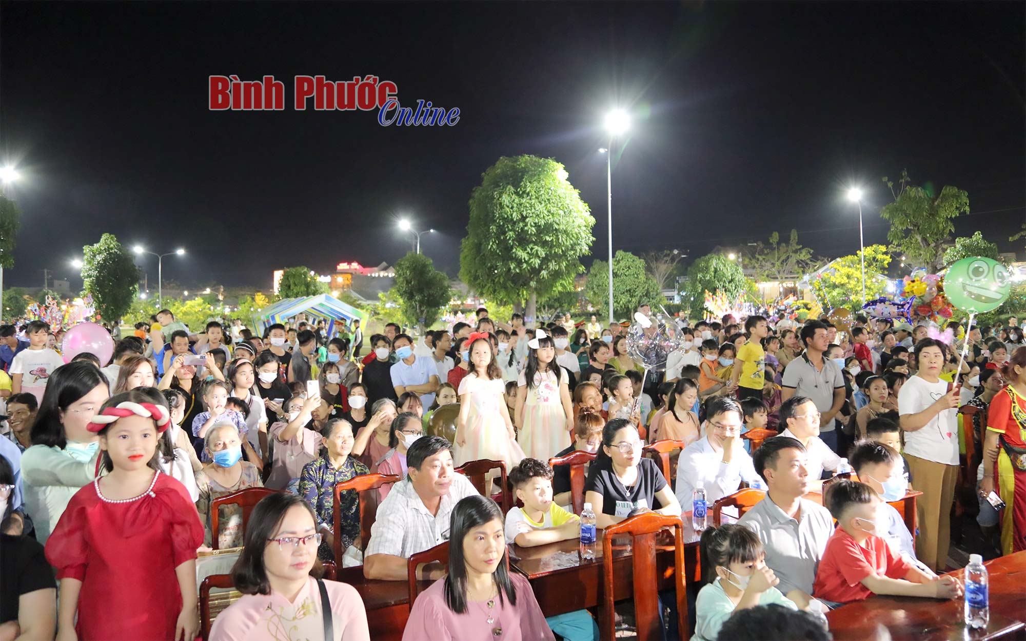 hinh_dong_dao_nguoi_dan_den_du_00_23075714012023.jpg
