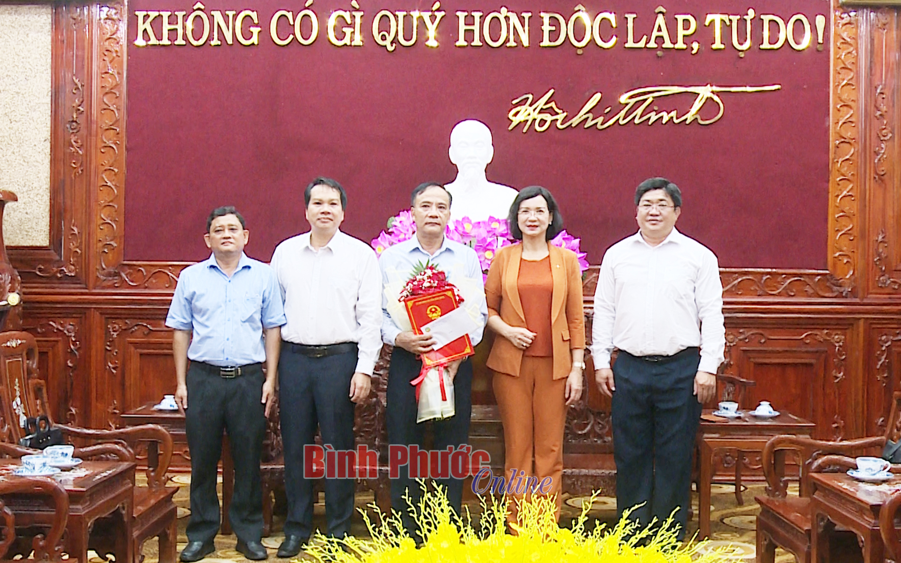 hinh_trao_quyet_dinh_08500028042022.jpg