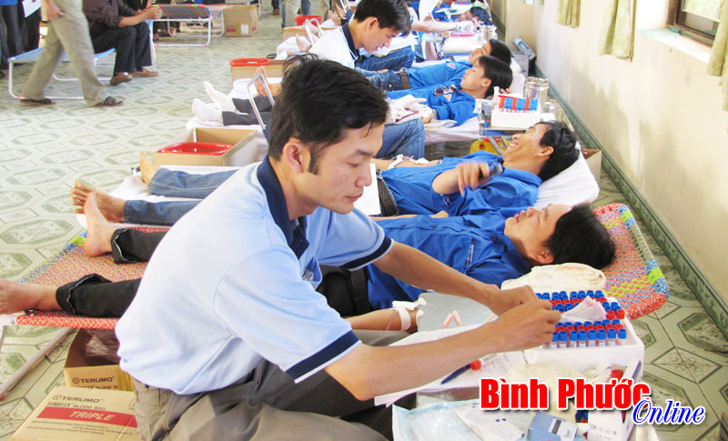 Tự hào tiến bước dưới cờ Đảng