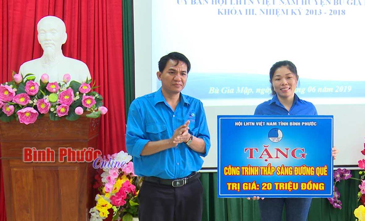Bù Gia Mập: Đoàn thanh niên quản lý 29 tổ tiết kiệm và vay vốn Bù Gia Mập: Đoàn thanh niên quản lý 29 tổ tiết kiệm và vay vốn