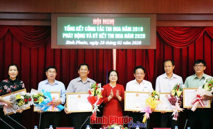 Khối thi đua số 10 đạt lợi nhuận 2.179 tỷ đồng