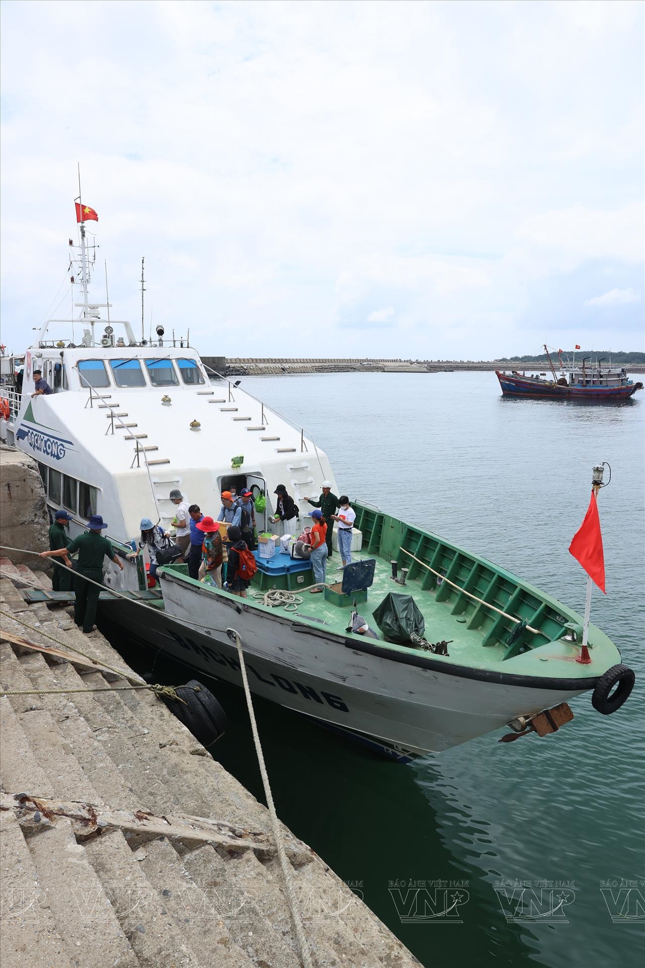 hoang-ha-bach-long-vi-2-10-16-7-22.jpg