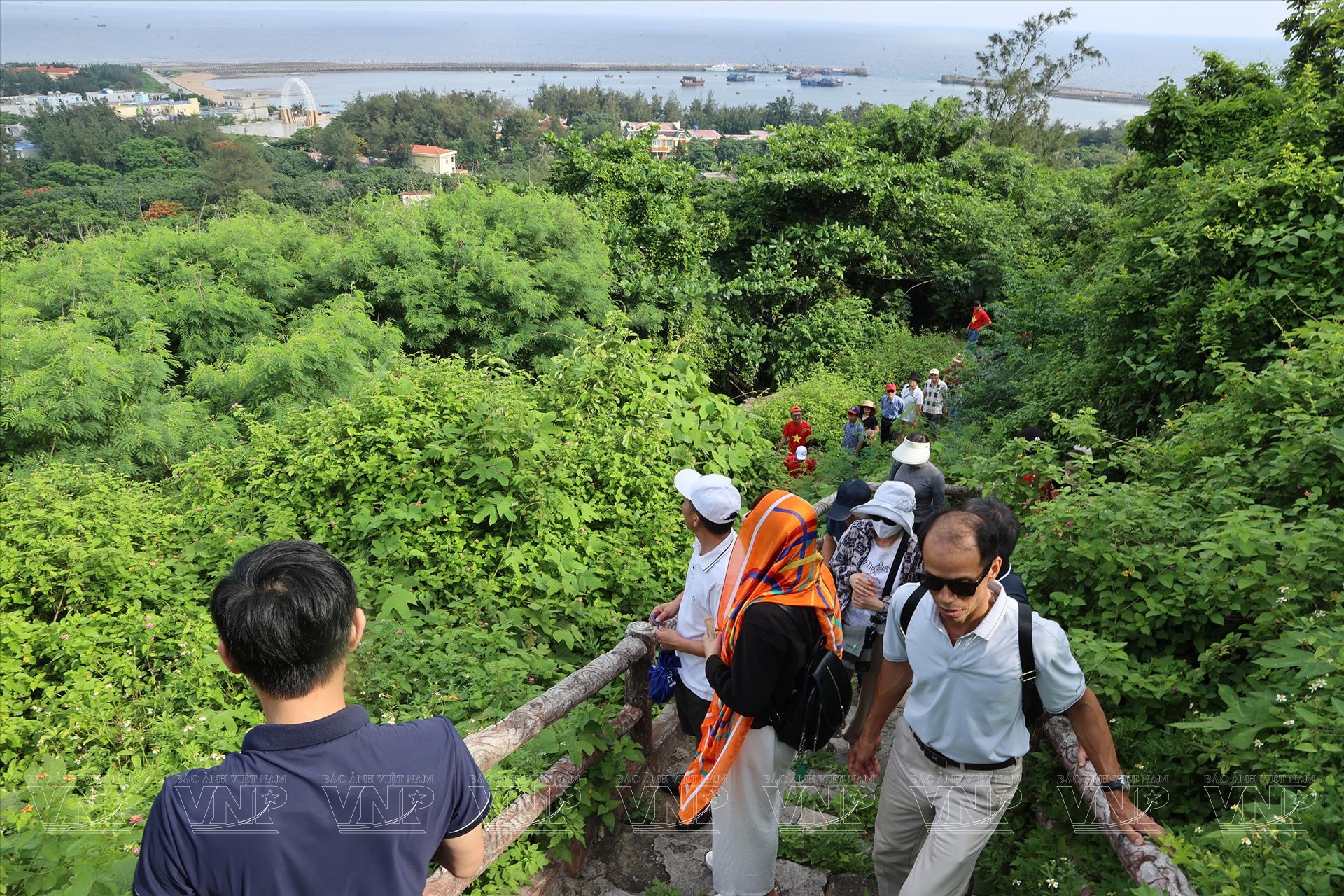 hoang-ha-bach-long-vi-9-10-16-9-32.jpg