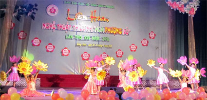 Hơn 500 thiếu nhi tham gia liên hoan hoa phượng đỏ
