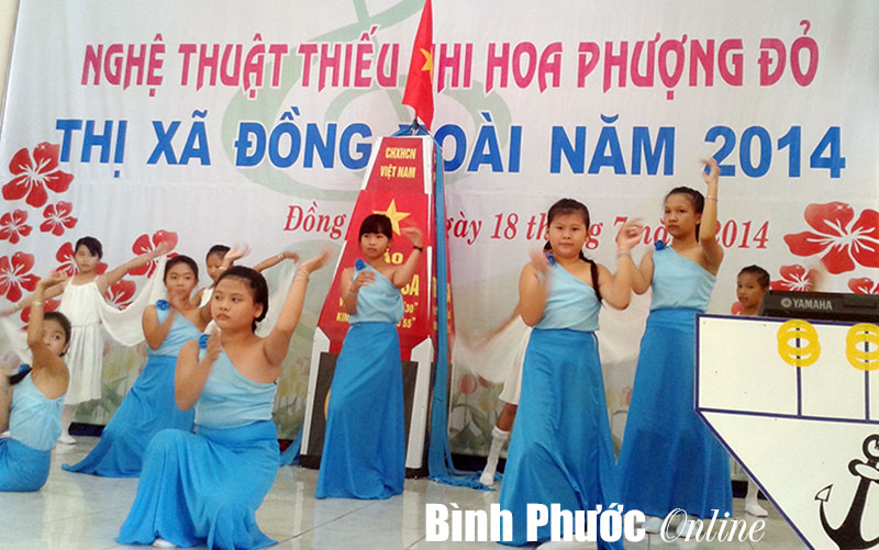 Đồng Xoài khai mạc tiếng hát hoa phượng đỏ “hướng về biển quê hương” Đồng Xoài khai mạc tiếng hát hoa phượng đỏ “hướng về biển quê hương”
