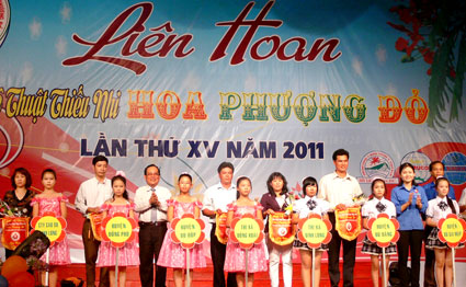 hoaphuongdo2.jpg