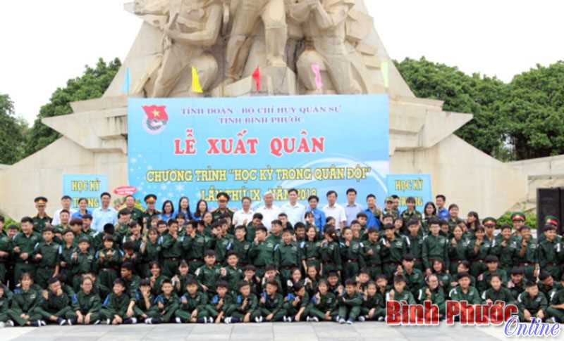 181 học sinh tham gia “Học kỳ trong quân đội” 181 học sinh tham gia “Học kỳ trong quân đội”