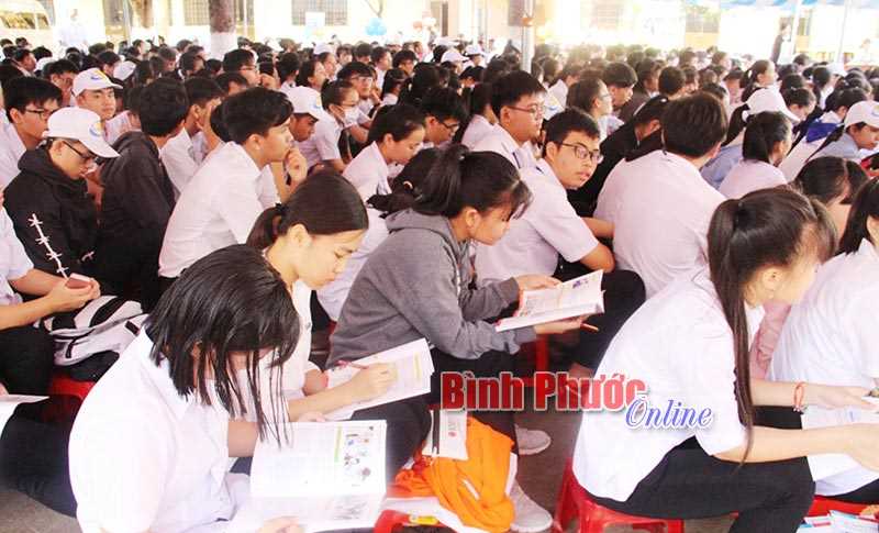Trên 3.500 học sinh tham gia “Cùng bạn chọn nghề cho tương lai”