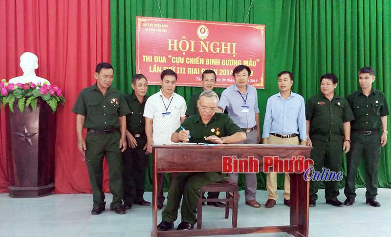 Hội CCB thị trấn Tân Phú 5 năm liền trong sạch vững mạnh Hội CCB thị trấn Tân Phú 5 năm liền trong sạch vững mạnh