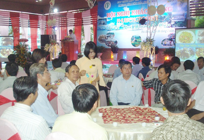 Trung tâm văn hóa thể thao Phú Riềng tổ chức hội nghị khách hàng Trung tâm văn hóa thể thao Phú Riềng tổ chức hội nghị khách hàng