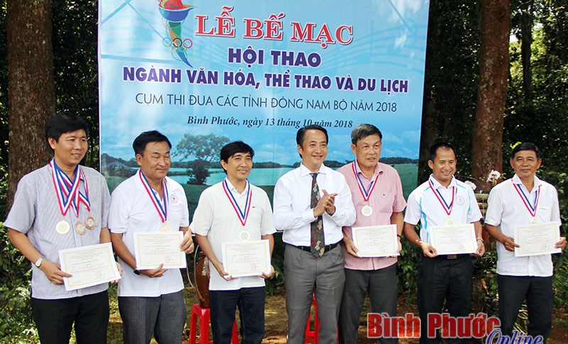 Bế mạc hội thao ngành văn hóa - thể thao và du lịch cụm miền Đông Bế mạc hội thao ngành văn hóa - thể thao và du lịch cụm miền Đông