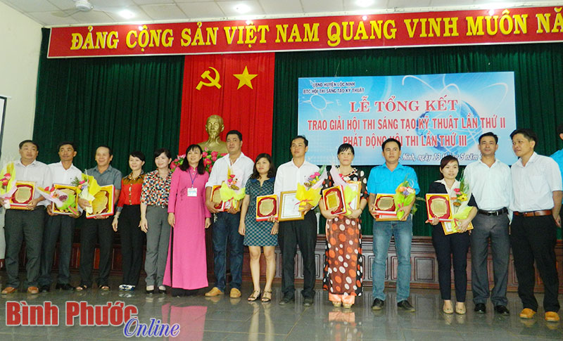 Lộc Ninh tổng kết cuộc thi Sáng tạo khoa học - kỹ thuật lần thứ II Lộc Ninh tổng kết cuộc thi Sáng tạo khoa học - kỹ thuật lần thứ II