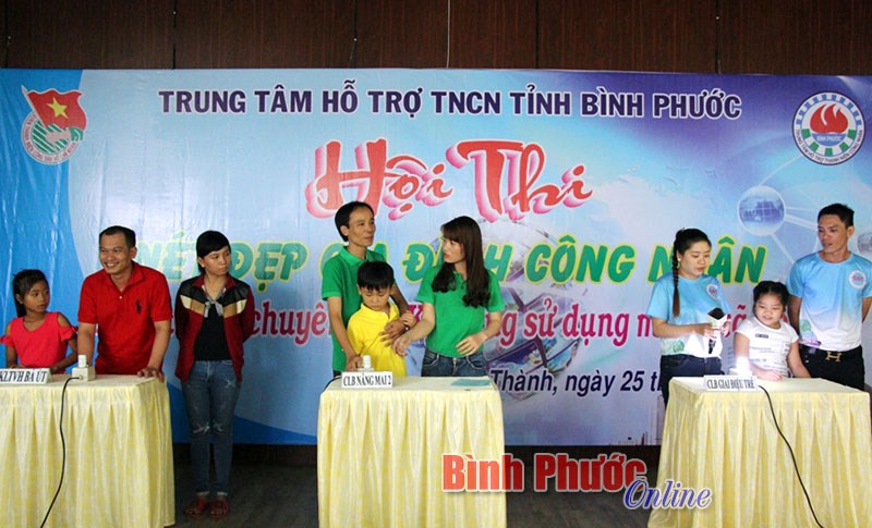 Công nhân thi hát hay và nét đẹp gia đình Công nhân thi hát hay và nét đẹp gia đình