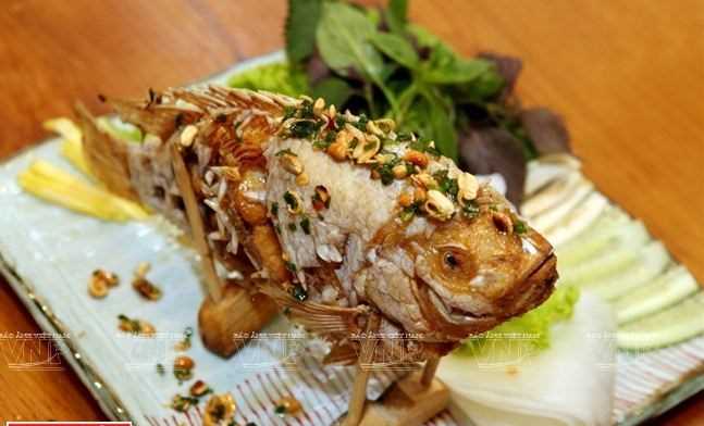 Cá điêu hồng chiên xù cuốn bánh tráng miền Tây Nam Bộ Cá điêu hồng chiên xù cuốn bánh tráng miền Tây Nam Bộ