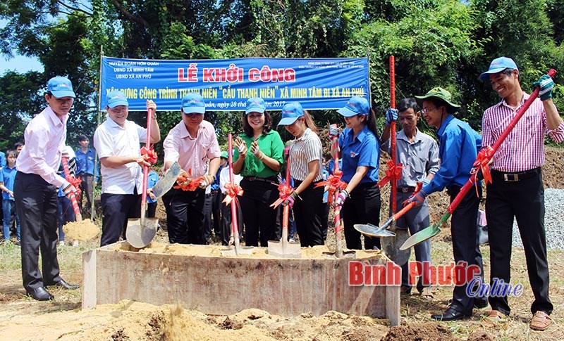 HỚN QUẢN: Khởi công “Cầu thanh niên” liên xã HỚN QUẢN: Khởi công “Cầu thanh niên” liên xã