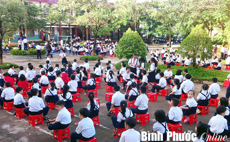500 học sinh nghe tuyên truyền pháp luật về giao thông và phòng cháy 500 học sinh nghe tuyên truyền pháp luật về giao thông và phòng cháy