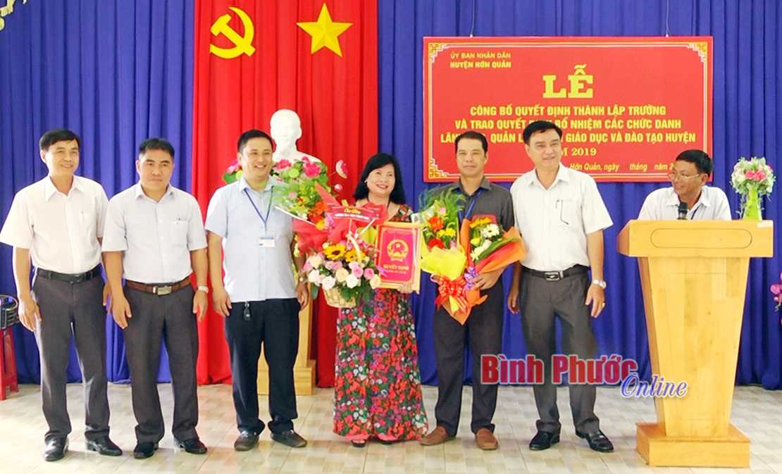 Hớn Quản sáp nhập 8 đơn vị sự nghiệp GD-ĐT Hớn Quản sáp nhập 8 đơn vị sự nghiệp GD-ĐT