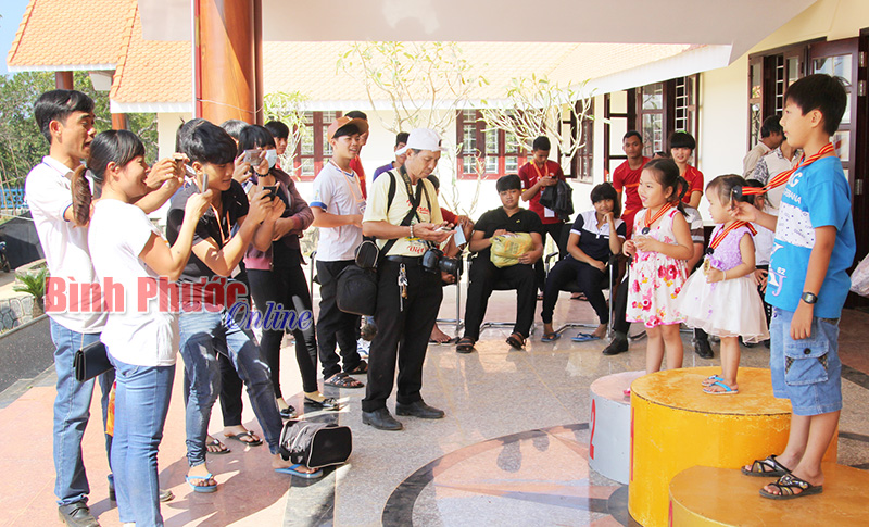 Đừng chỉ tìm kiếm những điều xấu xí! Đừng chỉ tìm kiếm những điều xấu xí!