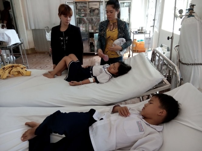 Uống sữa chua miễn phí, 24 học sinh bị ngộ độc