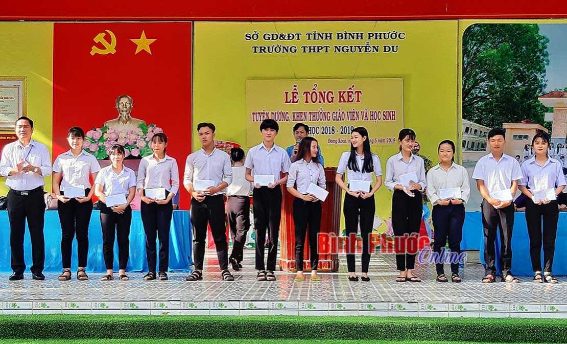 Hội chữ thập đỏ trường học tương trợ hơn 2,5 tỷ đồng Hội chữ thập đỏ trường học tương trợ hơn 2,5 tỷ đồng