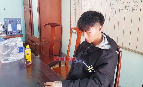 Mâu thuẫn vì đèn pha, một thanh niên bị đâm tử vong Mâu thuẫn vì đèn pha, một thanh niên bị đâm tử vong