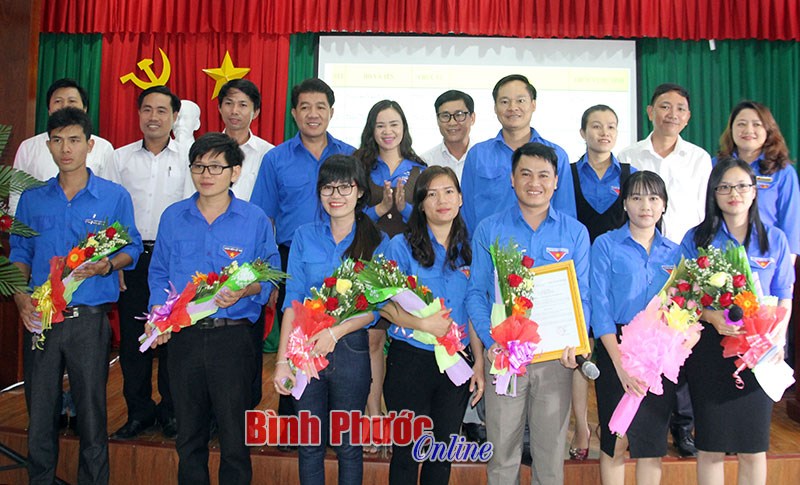 Ra mắt Chi đoàn Công ty cổ phần Hùng Nhơn Ra mắt Chi đoàn Công ty cổ phần Hùng Nhơn