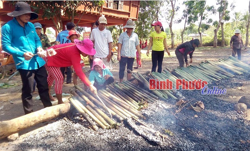 Hương vị đặc trưng cơm lam của đồng bào S’tiêng