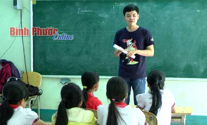 Huyện đoàn Chơn Thành: Tuyên truyền về giới và phòng chống xâm hại tình dục cho học sinh Huyện đoàn Chơn Thành: Tuyên truyền về giới và phòng chống xâm hại tình dục cho học sinh
