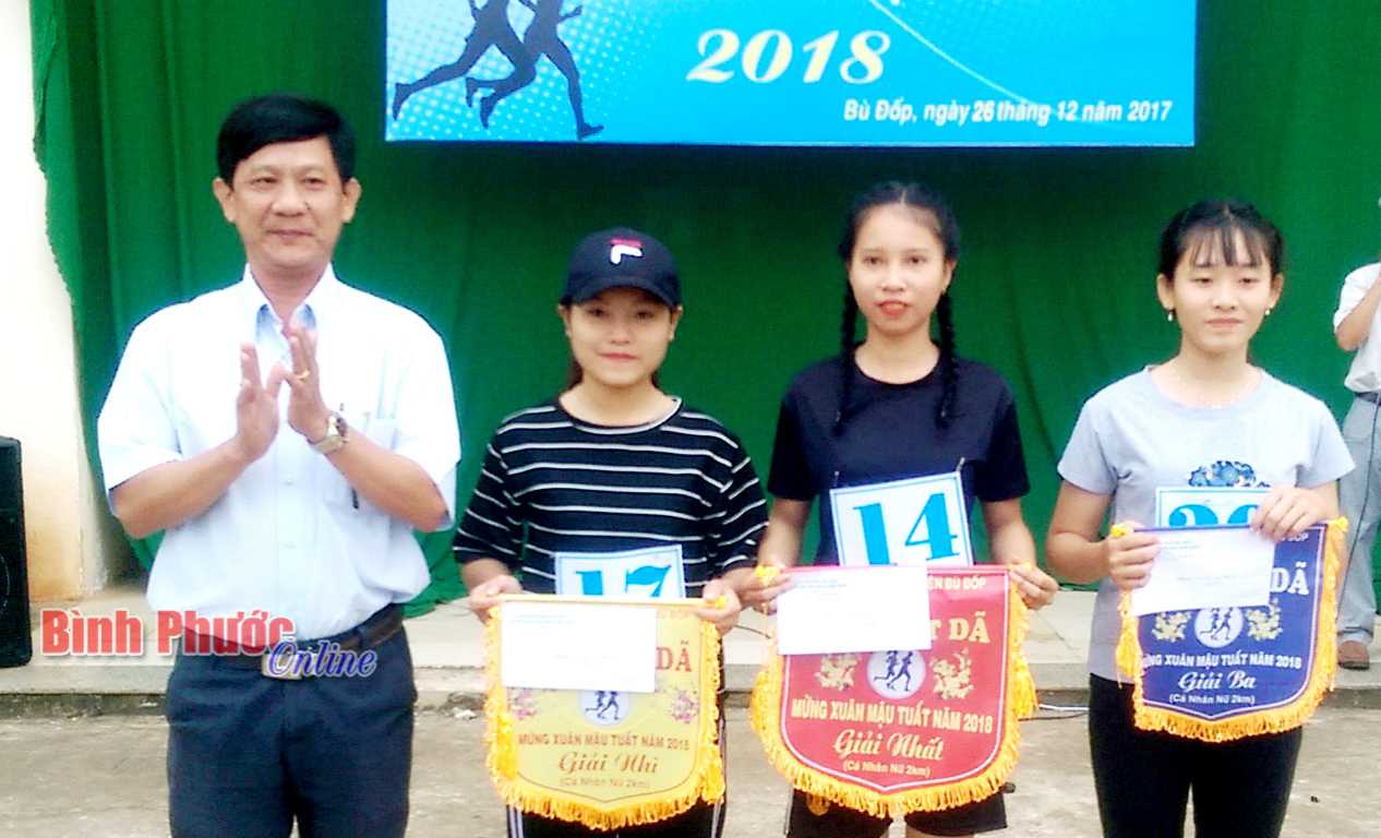 Bù Đốp: Giải việt dã mừng xuân Mậu Tuất