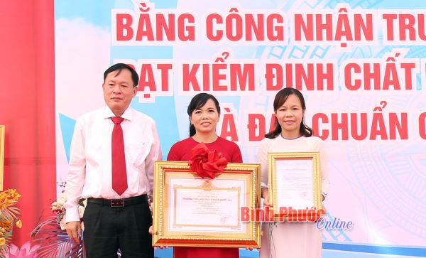 Trường tiểu học Tân Khai B đạt chuẩn quốc gia mức độ 1 Trường tiểu học Tân Khai B đạt chuẩn quốc gia mức độ 1