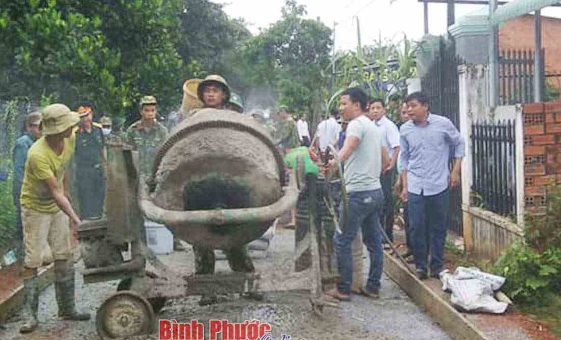 Đồng Phú đầu tư mạnh đường giao thông nông thôn