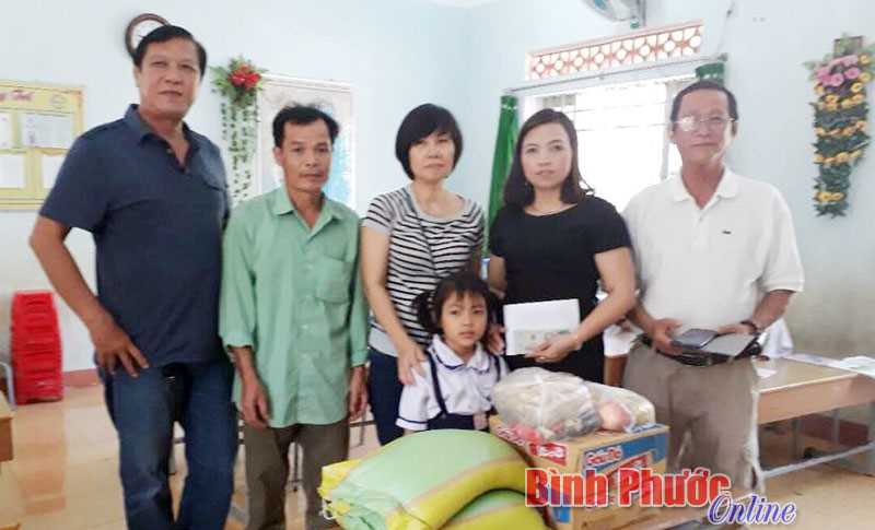 1 hoàn cảnh cần được giúp đỡ 1 hoàn cảnh cần được giúp đỡ