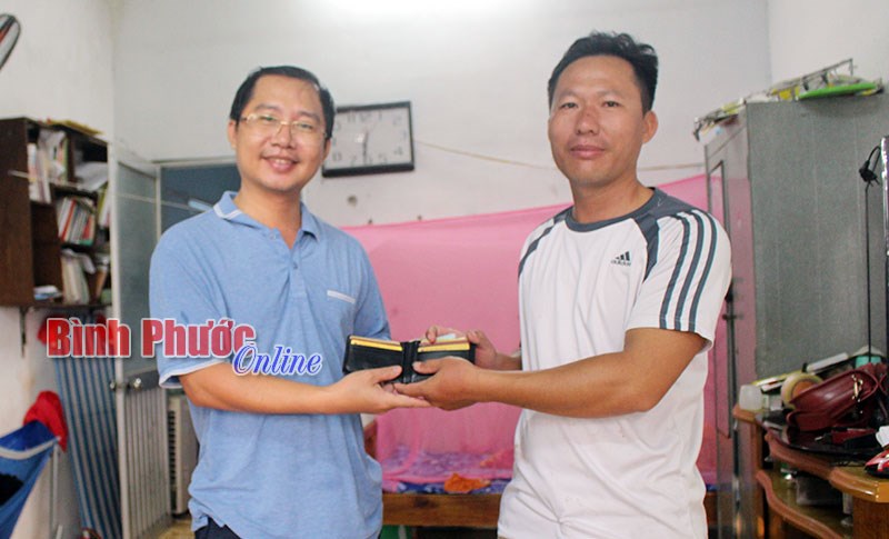 Nghĩa cử đẹp của anh Lê Văn Hiếu Nghĩa cử đẹp của anh Lê Văn Hiếu