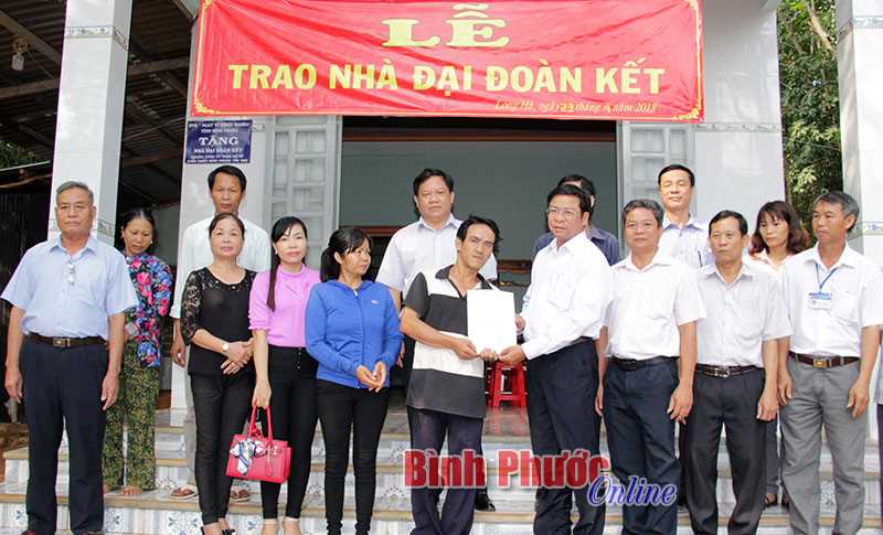 Hỗ trợ 25.725 lượt hộ nghèo, khó khăn phát triển kinh tế Hỗ trợ 25.725 lượt hộ nghèo, khó khăn phát triển kinh tế