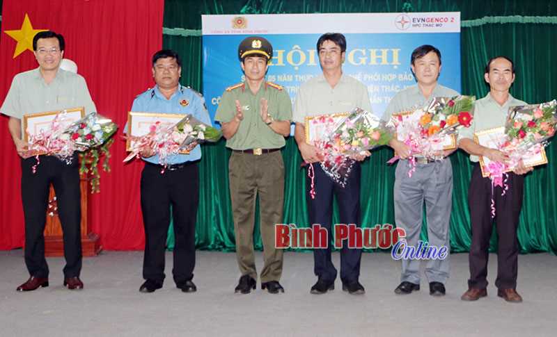 Sơ kết 5 năm công tác bảo vệ an toàn Nhà máy thủy điện Thác Mơ Sơ kết 5 năm công tác bảo vệ an toàn Nhà máy thủy điện Thác Mơ
