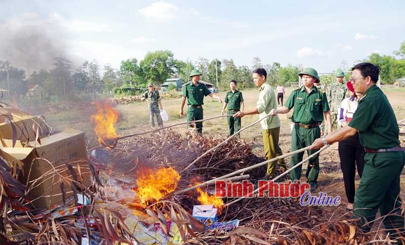Tiêu hủy hàng nhập lậu Tiêu hủy hàng nhập lậu