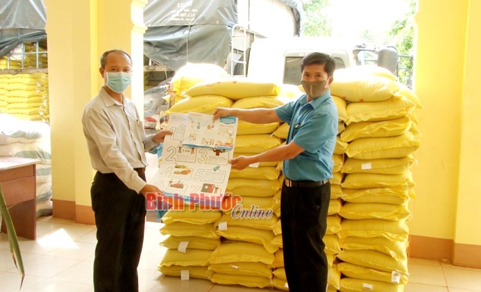 Gần 40 tấn gạo hỗ trợ đối tượng khó khăn