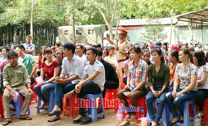 Phú Riềng giảm cả 3 tiêu chí về tai nạn giao thông Phú Riềng giảm cả 3 tiêu chí về tai nạn giao thông