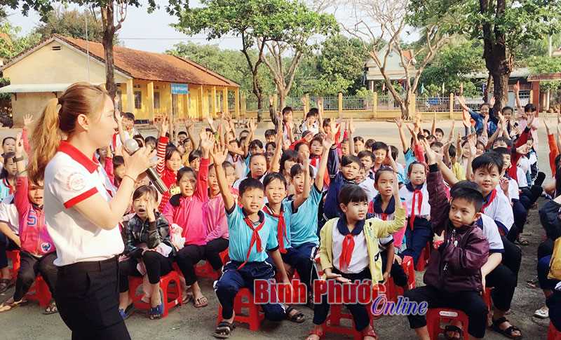 Trên 500 thiếu nhi vui học tiếng Anh Trên 500 thiếu nhi vui học tiếng Anh