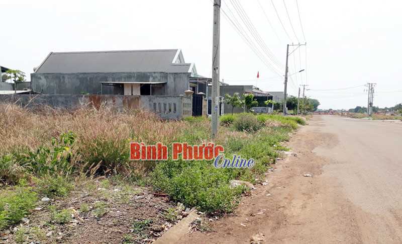 Nhà đầu tư vẫn chưa làm vỉa hè như cam kết Nhà đầu tư vẫn chưa làm vỉa hè như cam kết